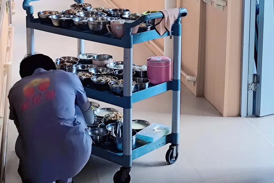 老年保健与管理专业学子用青春护老，让“被遗忘的空间”绽放温情之花